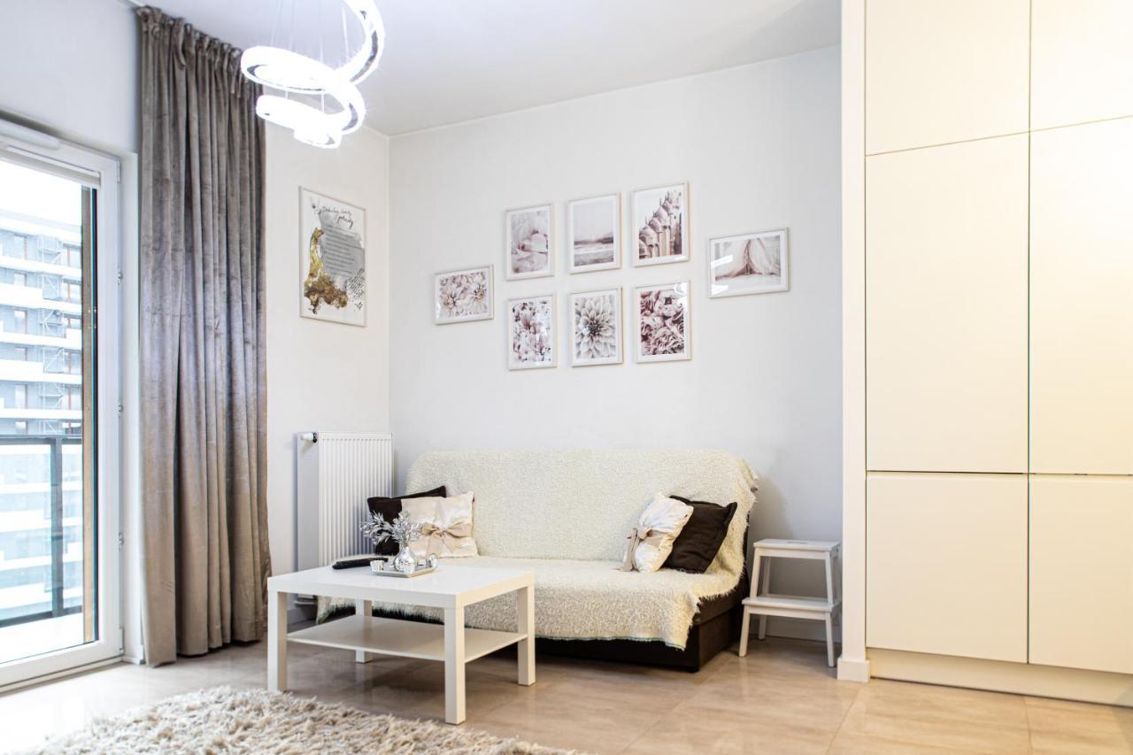 Wola Glamour Apartment Varsovia Exterior foto
