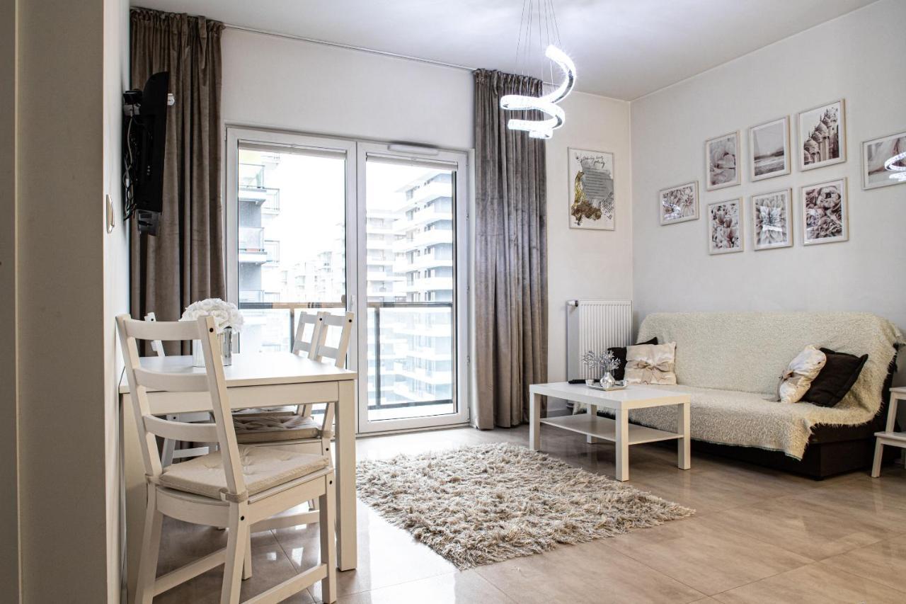 Wola Glamour Apartment Varsovia Exterior foto